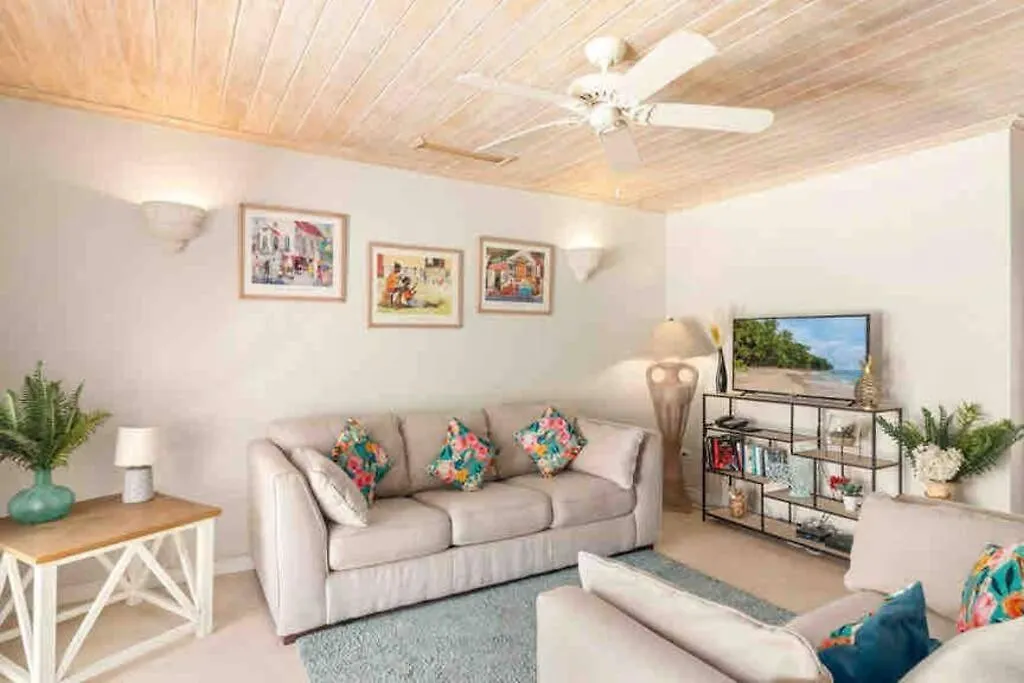 Holiday home Nanpa, Luxury Family Three Bed Villa, St James West Coast, Private Pool Saint James