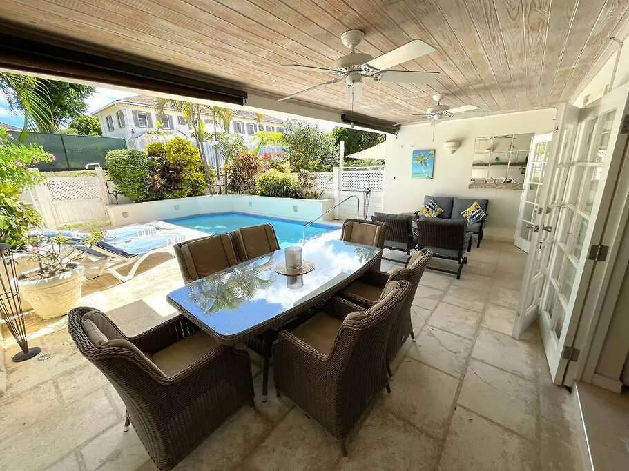 Nanpa, Luxury Family Three Bed Villa, St James West Coast, Private Pool Saint James