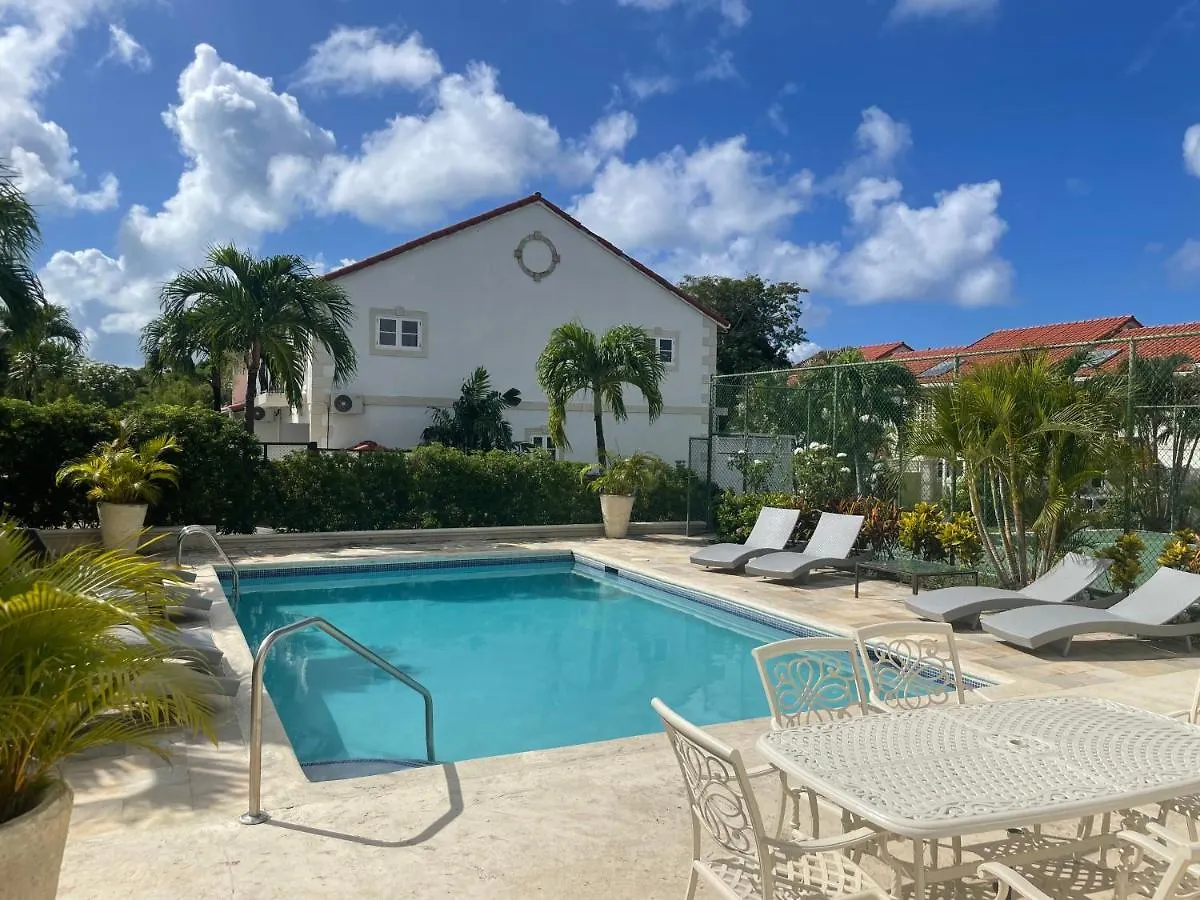 Holiday home Nanpa, Luxury Family Three Bed Villa, St James West Coast, Private Pool Saint James
