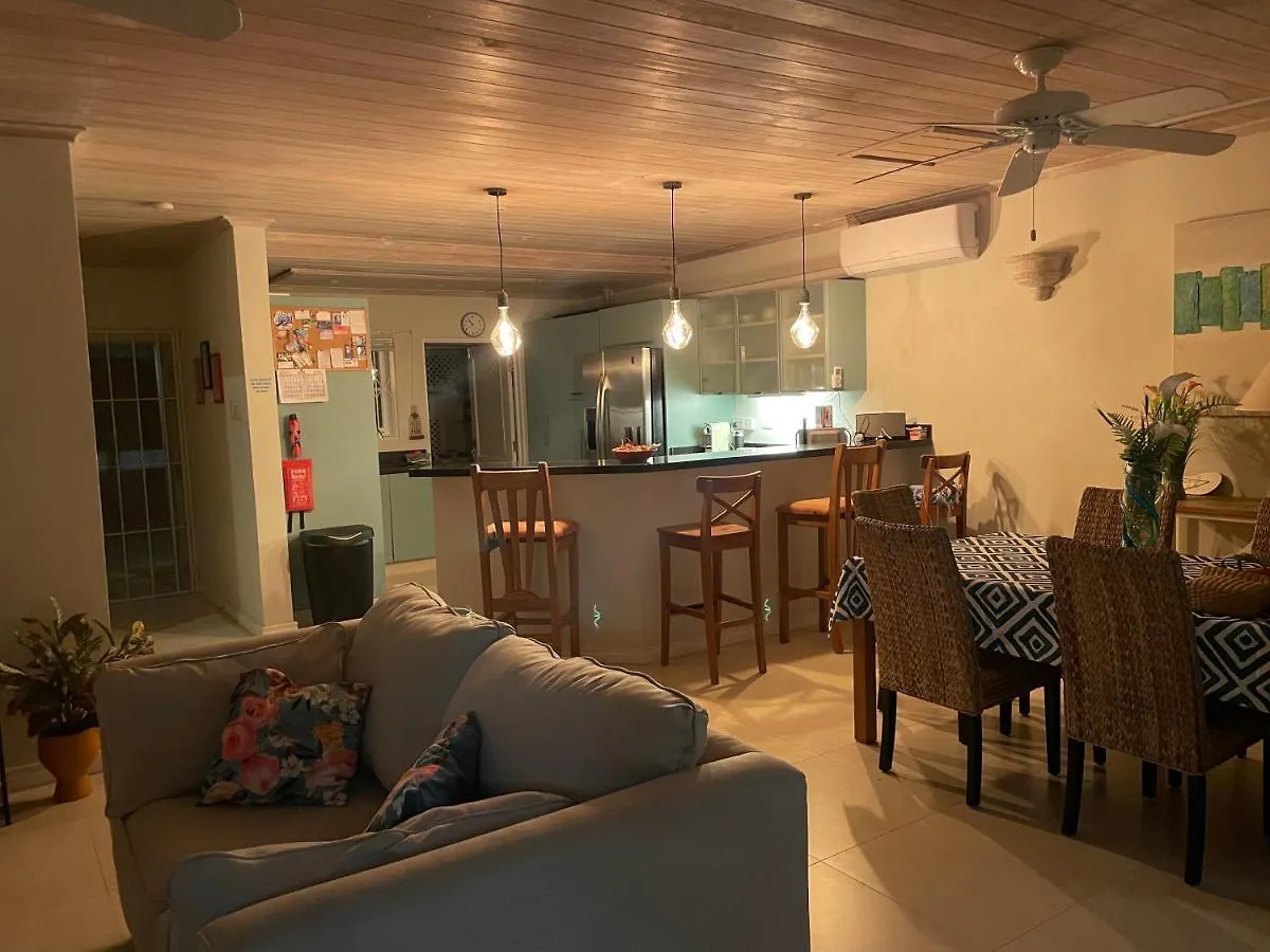 Nanpa, Luxury Family Three Bed Villa, St James West Coast, Private Pool Saint James